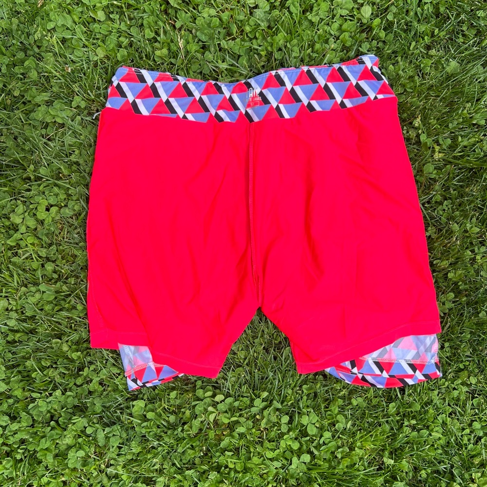 Tail White Label Bright Colored Triangular Patter… - image 6